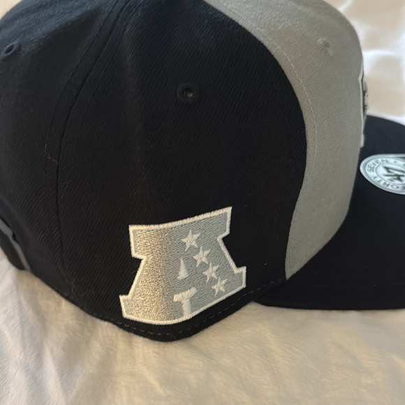 BRAND NEW RAIDERS NFL Silver & Black Unisex HAT/CAP🏈 - Picture 2 of 7